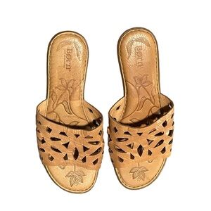 Born leather sandals size 10